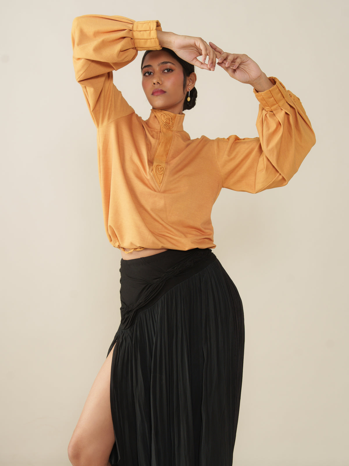 SLIT GATHERED SKIRT