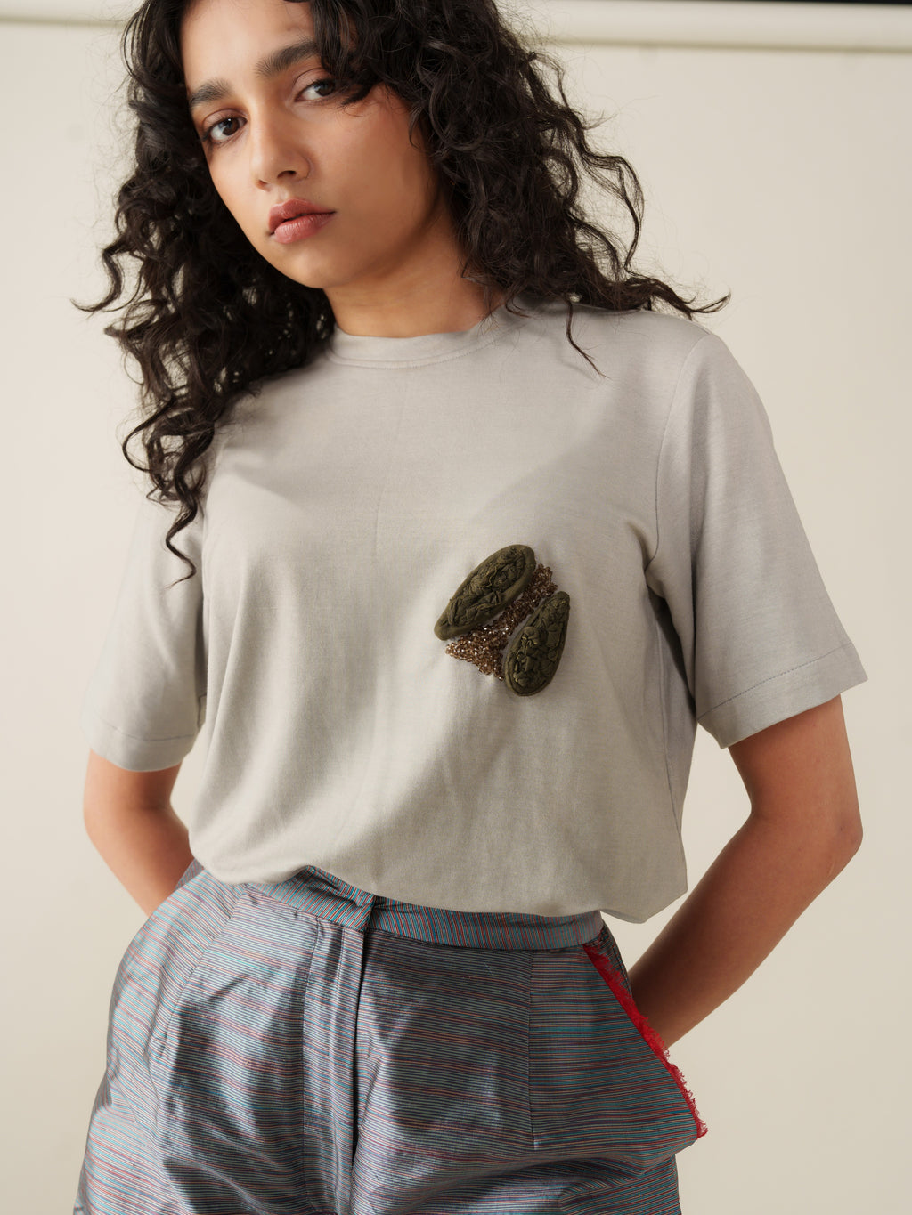 MINIATURE APPLIQUÉ T-SHIRT